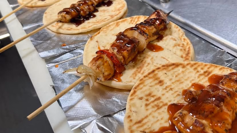 Stick It 2 U food truck